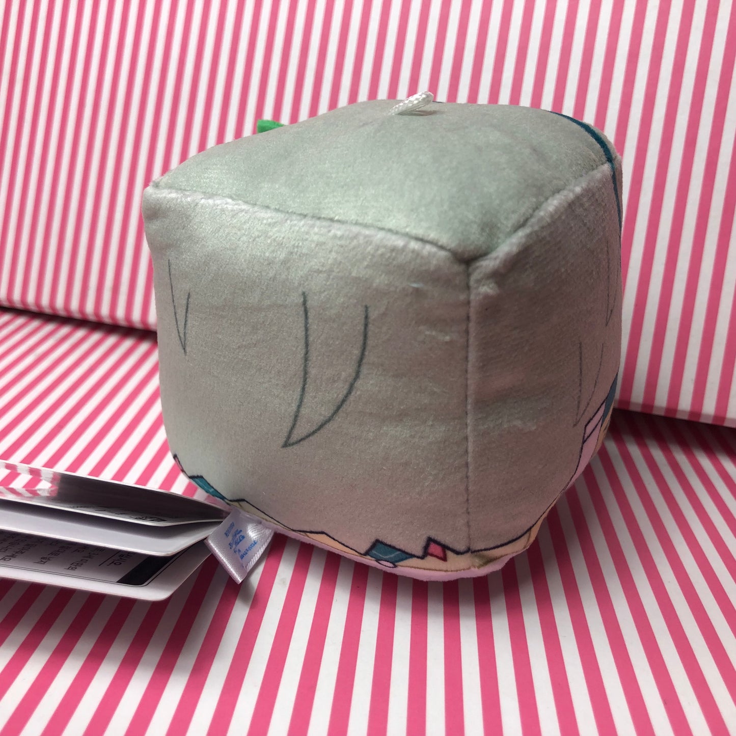 Peluche Caja Cubo Kusanagi Nene