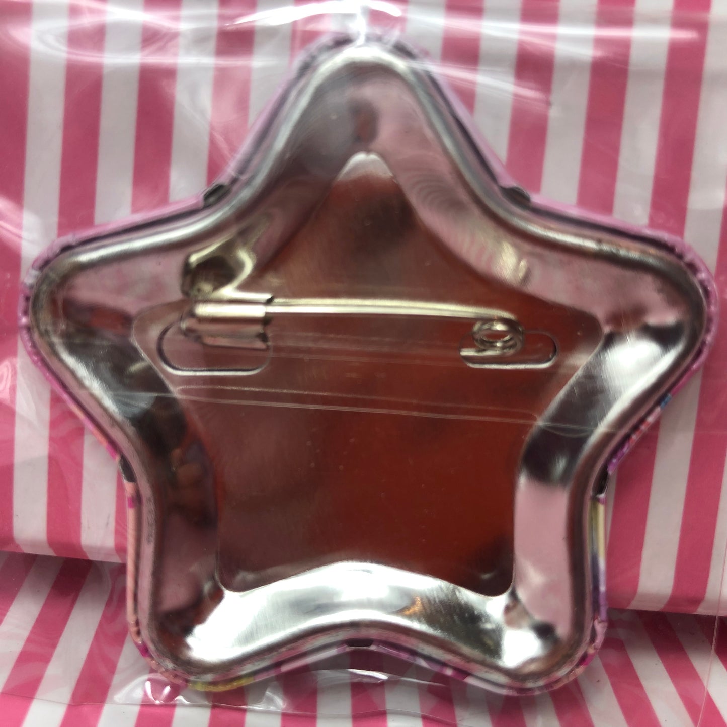 Scène colorée du projet Sekai ! pi. Hatsune Miku Emu Otori Étoile Badge A