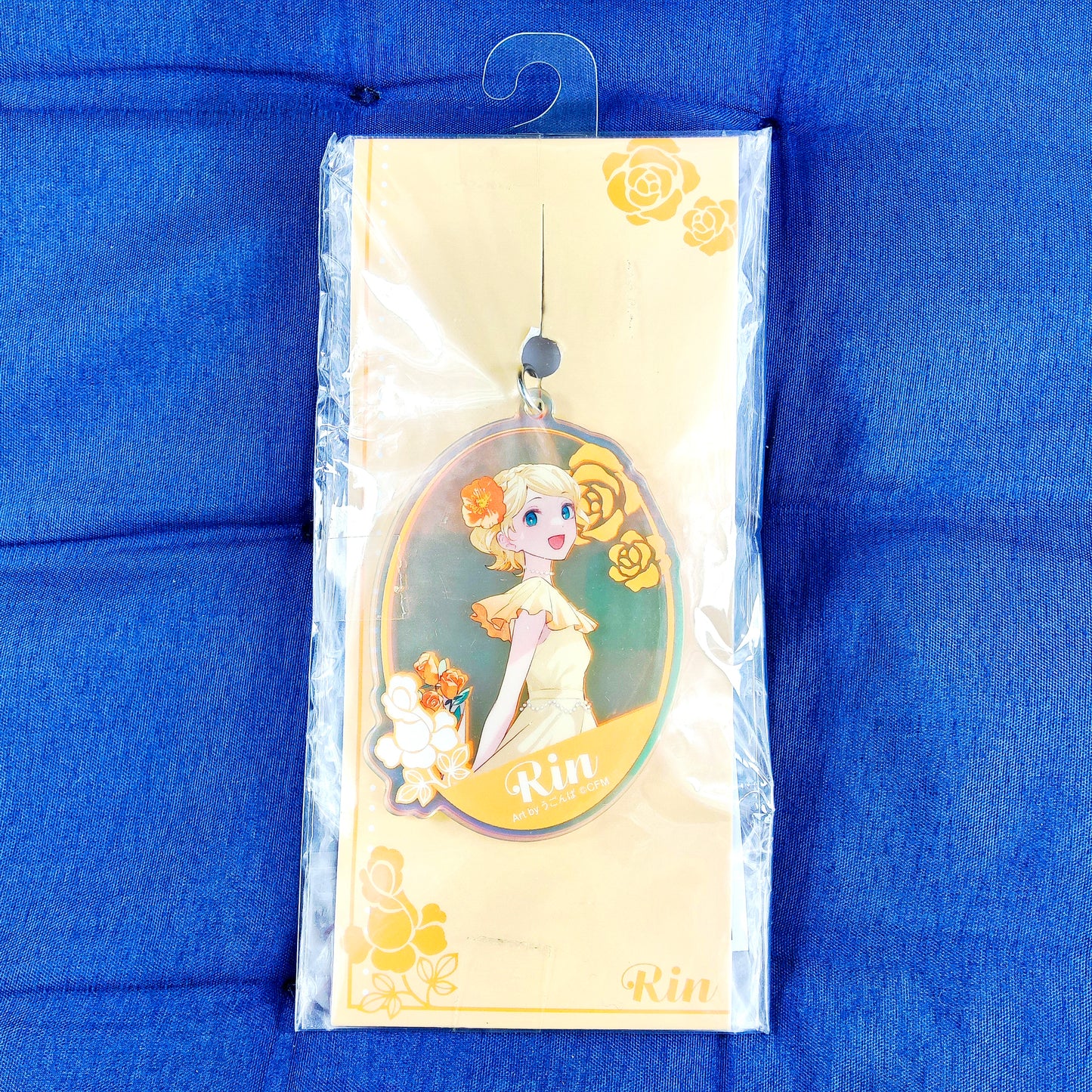 Llavero Acrilico Holografico Limitado serie Hatsune Miku B Kagamine Rin Vestido de Fiesta Ugonba Hatsune Miku