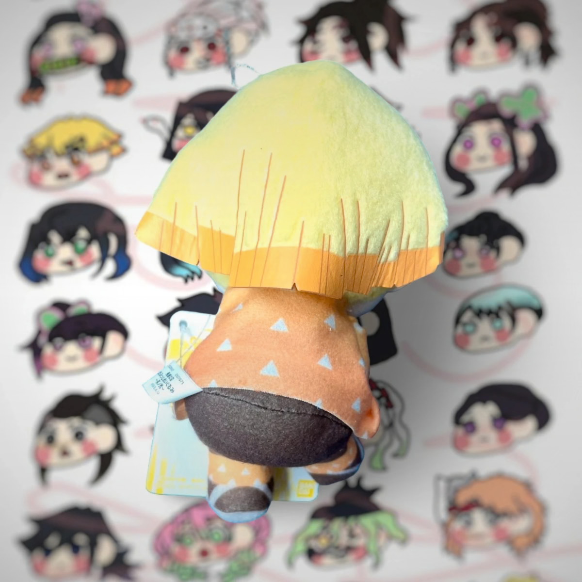 Porte-clés décoratif Zenitsu Agatsuma Kimetsu No Yaiba Assis Souriant