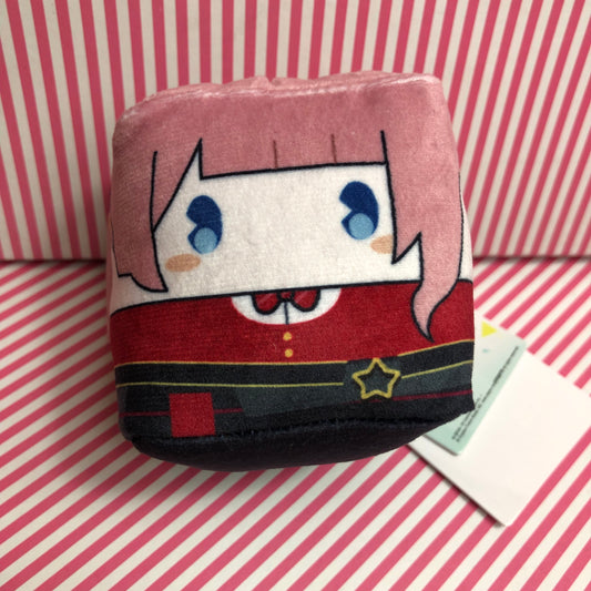 Peluche Mochizuki Honami Cube Box
