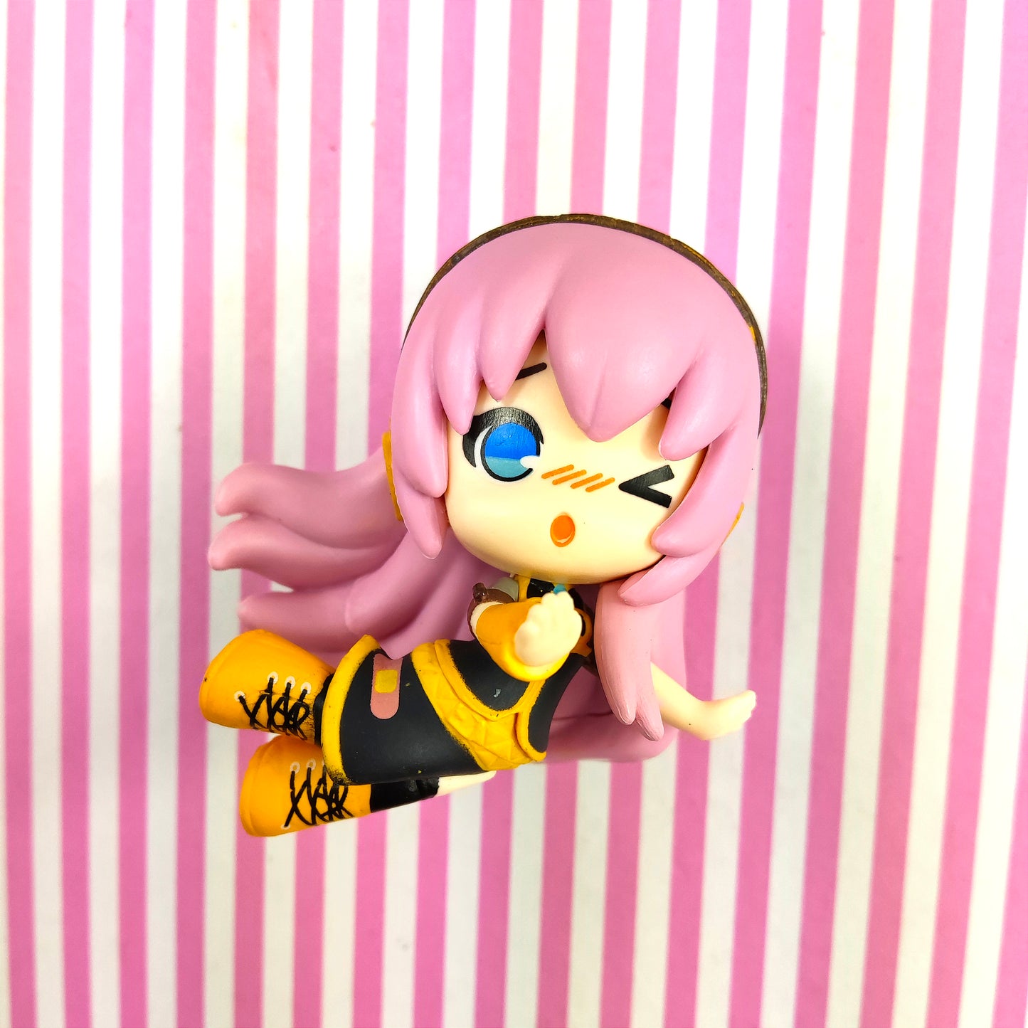 Figura Takara Tomy Megurine Luka Vocaloid Hatsune Miku Series SEGA